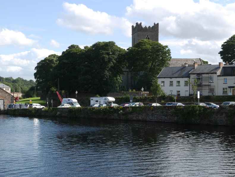 Killaloe sur le Lough Derg le long de la rivière Shannon... P1080037.JPG