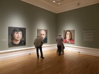 J38P1070638 (3565 visits) Mercredi 8 juillet: Belfast, musée de l'Ulster; Silent Testimony: images en grand format de femmes... J38P1070638
