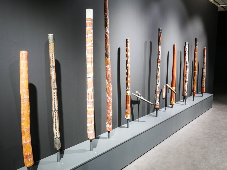 Les yidaki ne sont pas seulement des instruments de musique mais aussi des objets de médiation sociale, médicale et spirituelle PhotosDuJour20220102-11.jpg