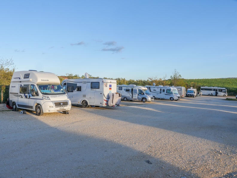 Un des incontournables de la Maremme sont ses bains thermaux riches en souffre près de Saturnia; une aire pour camping-cars y est installée à proximité 20230414Saturnia2.jpg