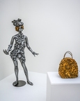 42025-11-06KusamaBasel44 (488 visits) Au début des années 1960, Kusama transforme des objets du quotidien - meubles, vaisselle, vêtemen... 42025-11-06KusamaBasel44