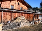 2025-12-Lauenen-21 (636 visits) Nous profitons des derniers rayons du soleil sur ce banc improvisé à côté de cette belle têche ... 2025-12-Lauenen-21