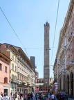 2026-05mai09-10 (272 visits) Tour Asinelli du nom de la famille qui l'a faite érigée au début du 11ème siècle; 70 m. à l'or... 2026-05mai09-10