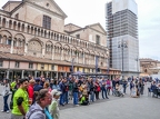 2026-05mai10-02 (526 visits) Sur la Piazza Maggiore au coup de midi, un attroupement bigarré à dominante jaune assiste au conce... 2026-05mai10-02